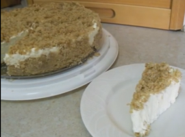 עוגת גבינה טבעונית עם פירורים מתכון מנצח